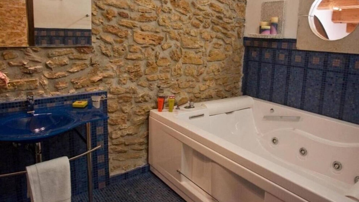 Partinico Apartment | The apartments are joined by two elegant and romantic suites.