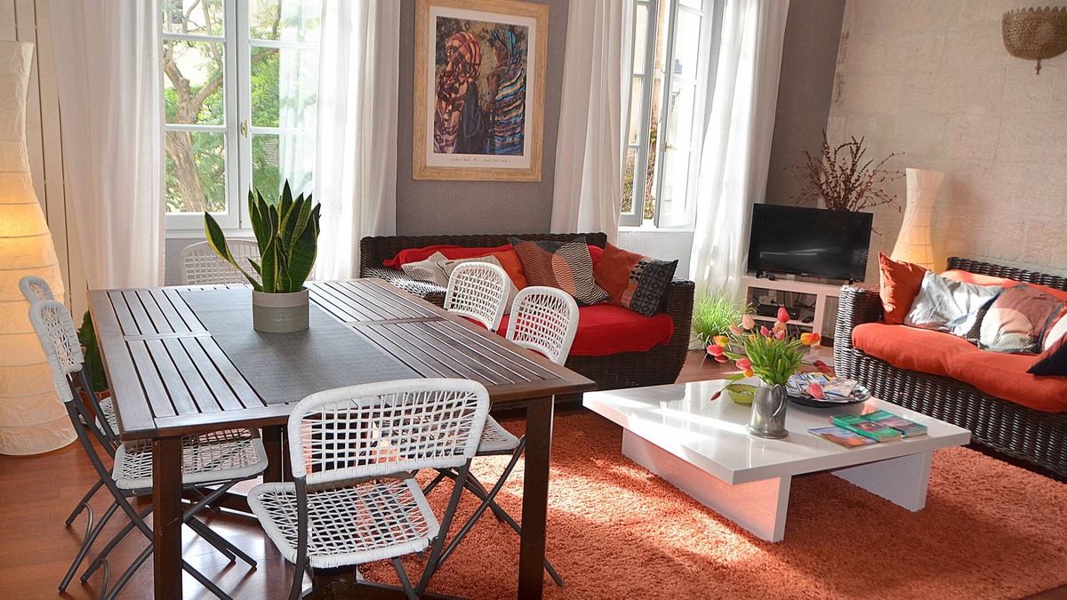 Villeneuve-les-Avignon Apartment | The appt is located in the heart of downtown, 5 minutes from Avignon