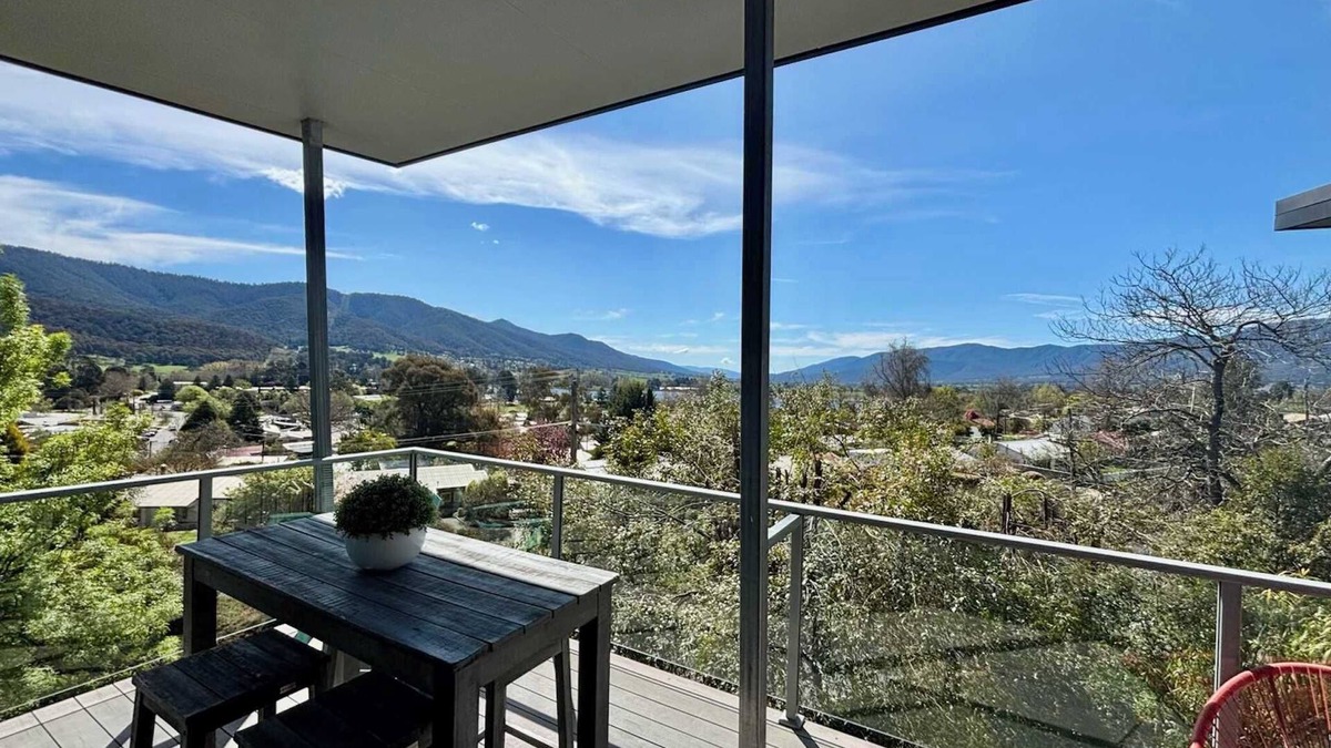 Mount Beauty House | The Aprés 24 | Uninterrupted Mountain Views