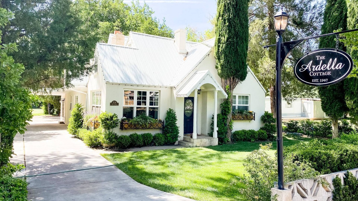 La Verkin House | The Ardella Cottage - Charming escape near Zion National Park