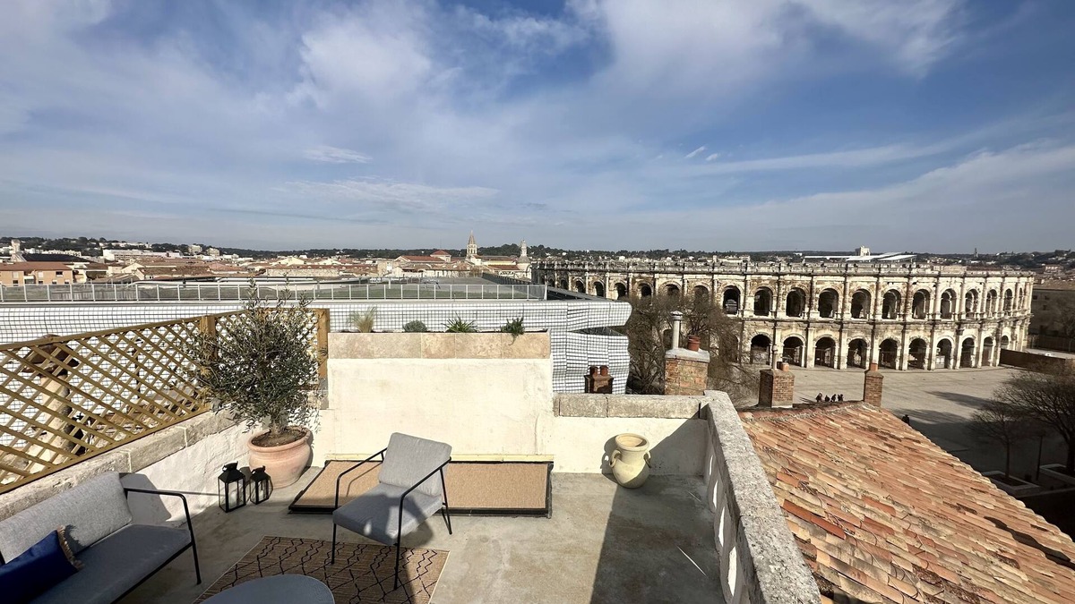 Quartier Administrations Apartment | The arena terrace