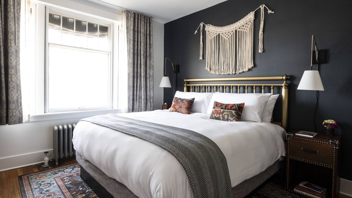 Old Town West Hotel | The Armstrong Hotel
