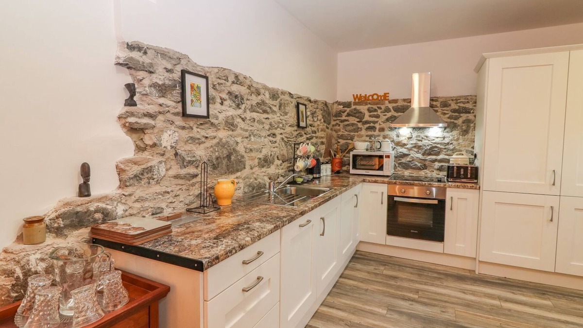Glen of Aherlow Cottage | The Artist's Barn
