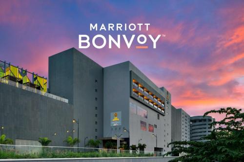 Maradu Hotel | The Artiste, Kochi, A Tribute Portfolio Hotel