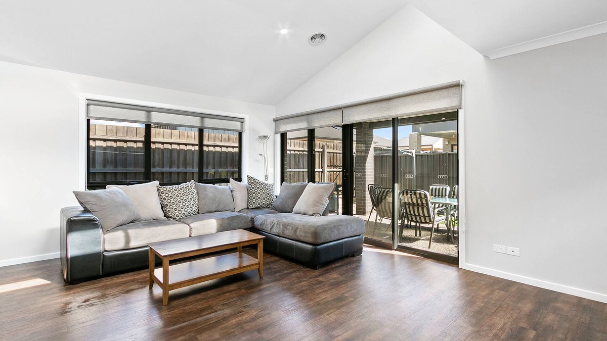 Sale Hotel | The Aspen & Apartments