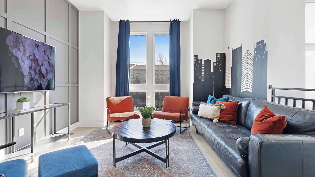 Maxwell House | The Aster - Rooftop Patio, 2 miles to Broadway!