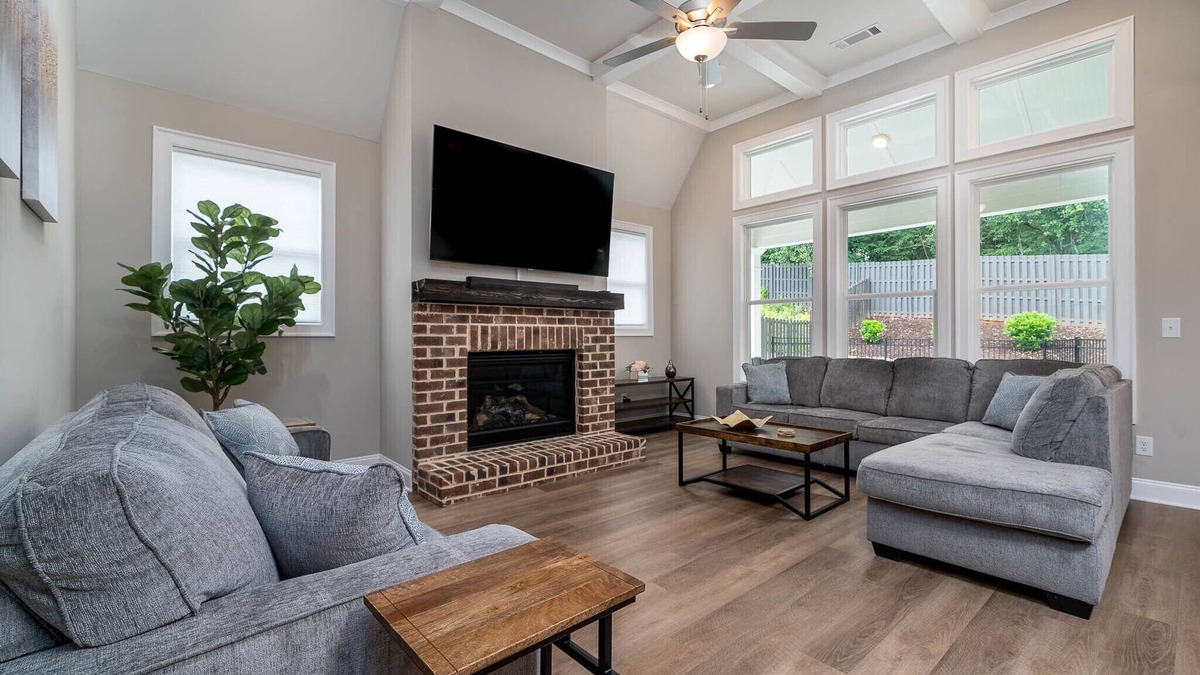 Athens House | The Athens Escape - Minutes from UGA! Go Dawgs!