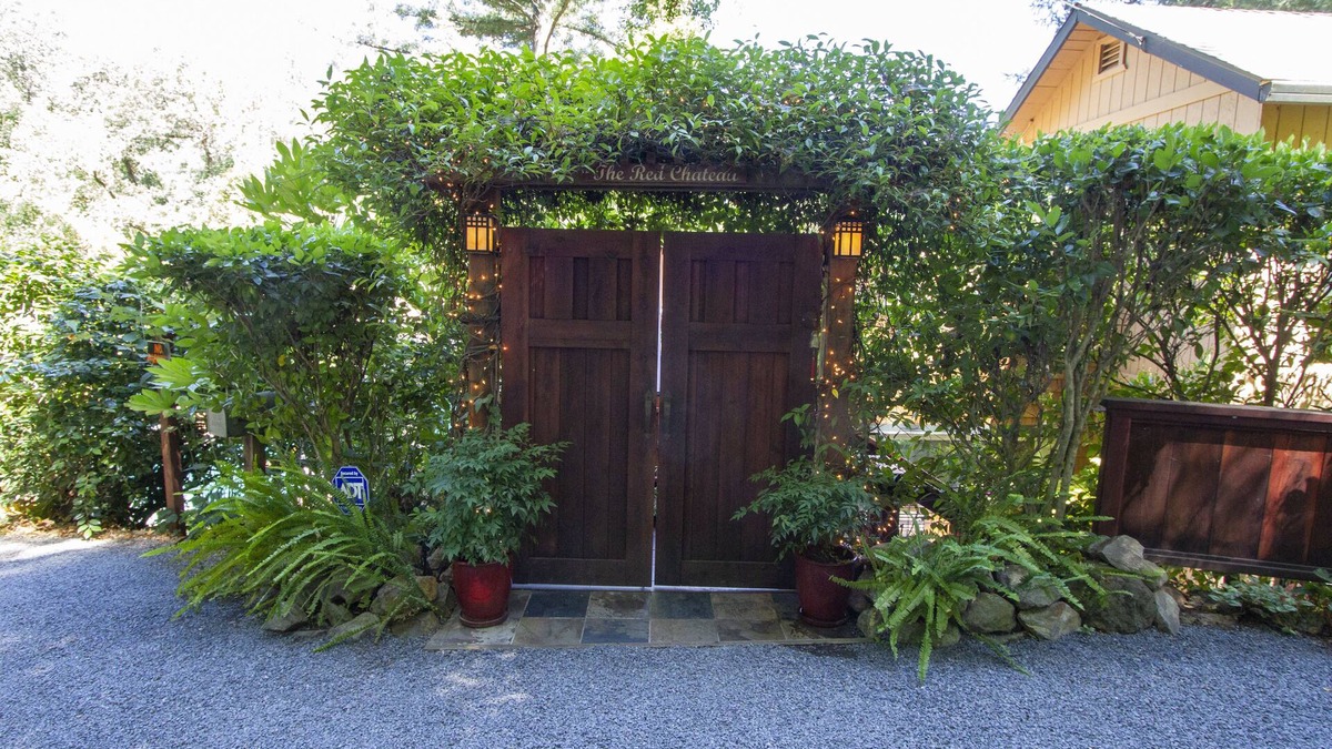 Forestville Cabin | The Attic At The Red Chateau - Russian River Wine Valley