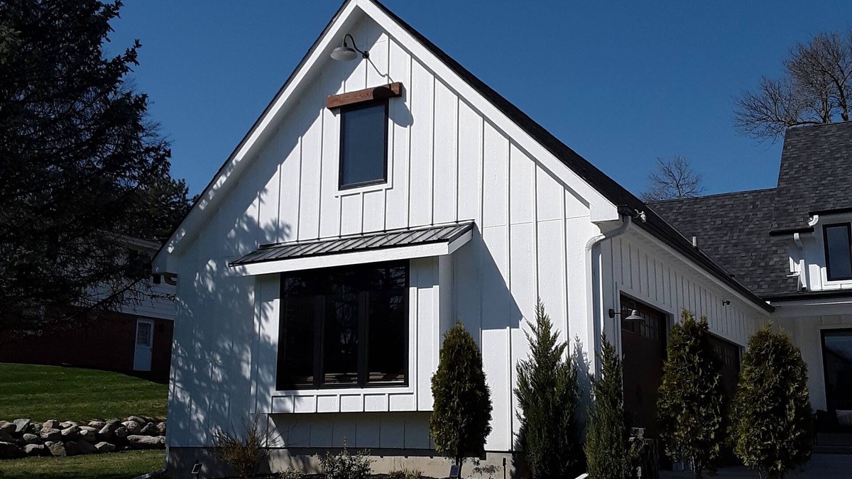 Omaha House | The "ATTIC" at Westchester 1 bed apartment
