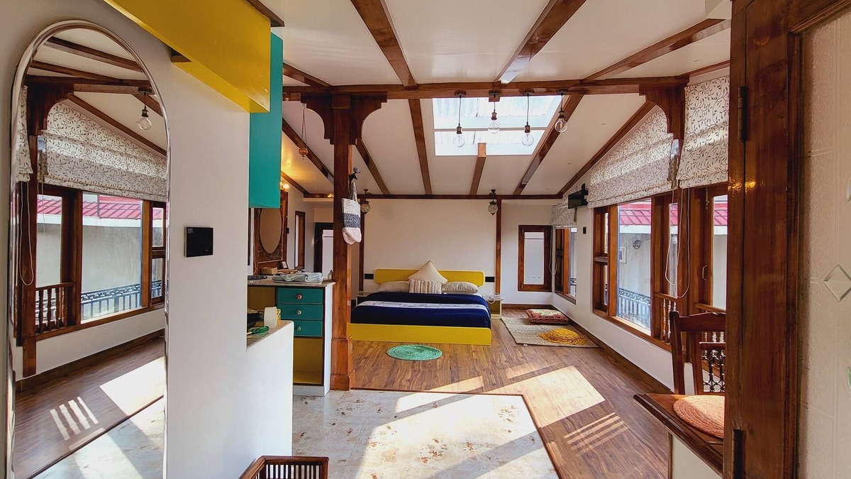 Chhota Shimla Apartment | The Attic Suite at Shimla Gypsy with 360° view and a sky roof