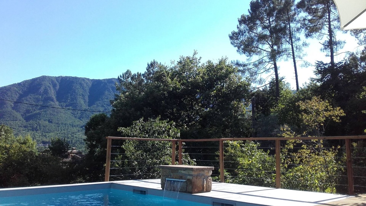 Les Salelles Villa | The aubado dou Riéu Modern villa with salt pool
