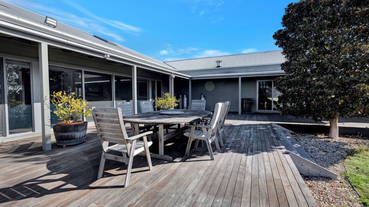 Longford House | The AUSF Homestead - Retreat offers a blend of tranquility and amenities