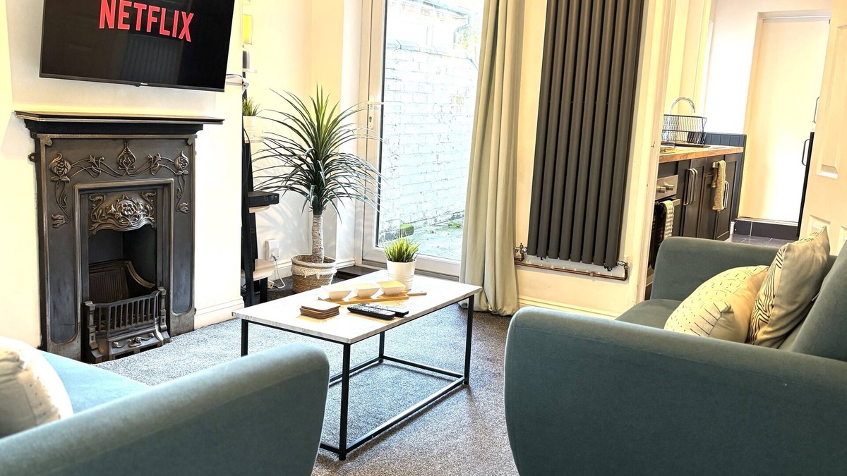 Welford House | The Avenue Townhouse - Entire Villa - Parking
