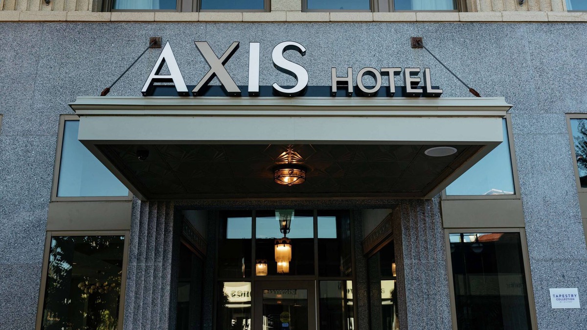 Moline Hotel | The Axis Moline Hotel, Tapestry Collection by Hilton