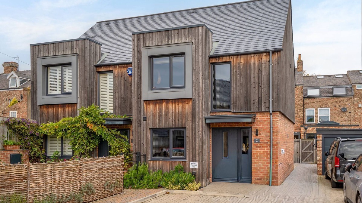 Heworth House | The Backyard N02 - a family break that sleeps 6 guests in 3 bedrooms