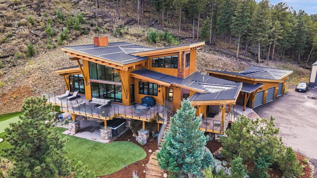 Bailey House | The Bailey Lodge Private Hot Tub Patio+Views
