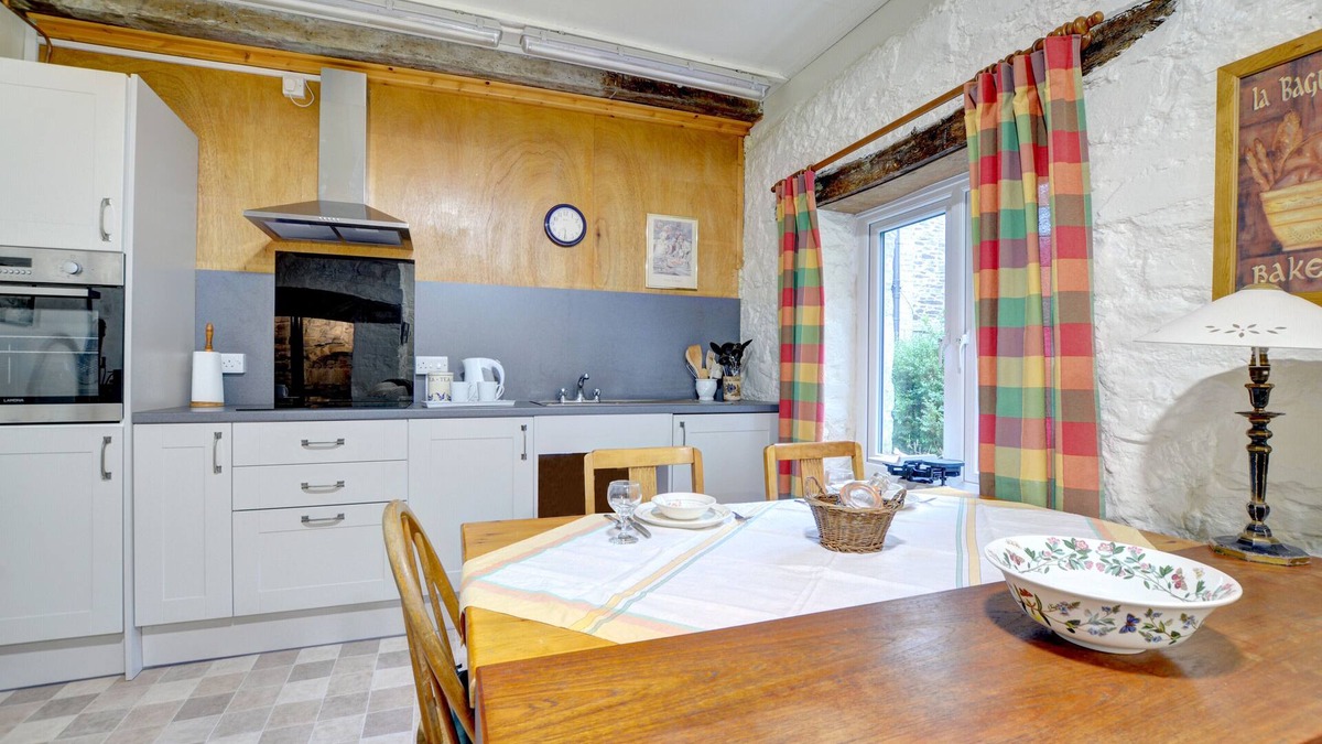 Llanwrtyd Wells House | The Bakery - One Bedroom House, Sleeps 3