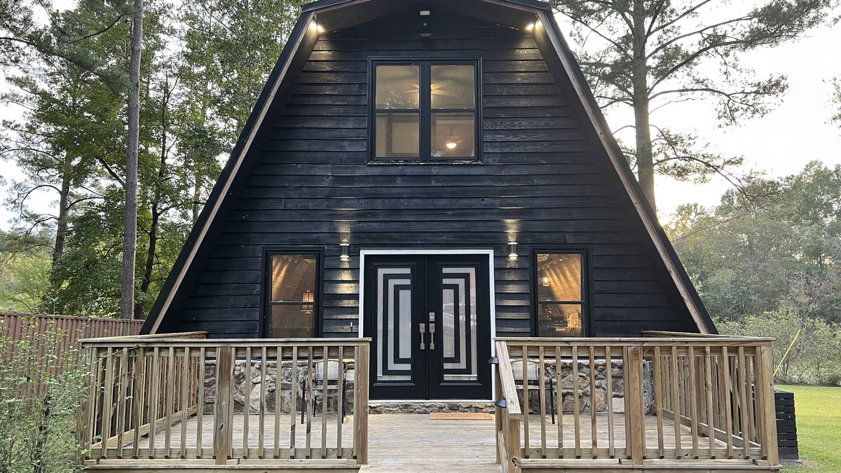 Samantha House | The Bama Gathering Place on Lake Tuscaloosa
