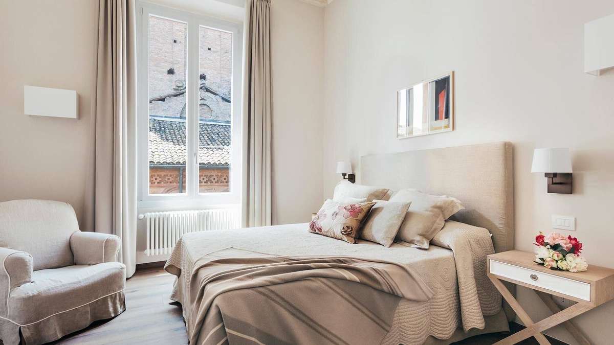 Historic Center Apartment | The Barber of Seville: A historic building that comes to life in the magic of the theatre