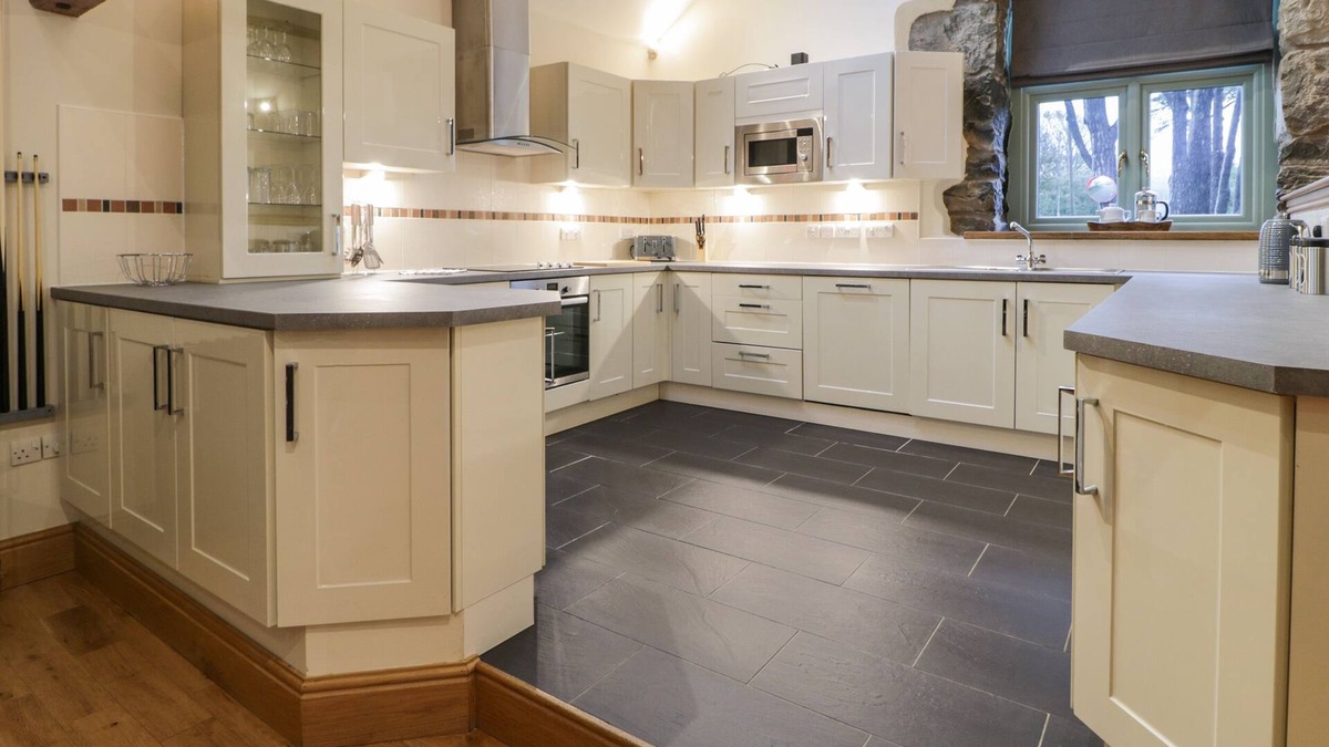 Talybont Cottage | The Barn by Lyons