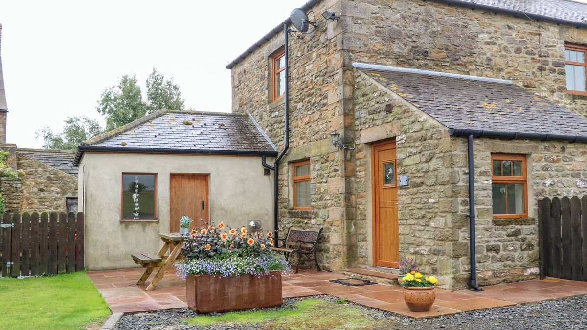 Hexham Cottage | THE BARN COTTAGE, pet friendly, with open fire in Hexham