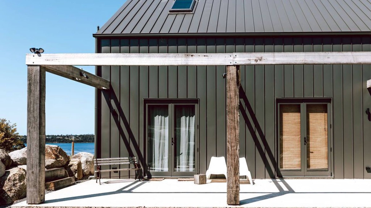 St Helens Apartment | The Barn - Georges Bay, St Helens