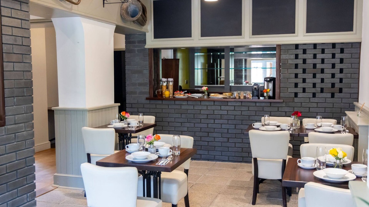 Canterbury Bed & Breakfast | The Bat and Ball
