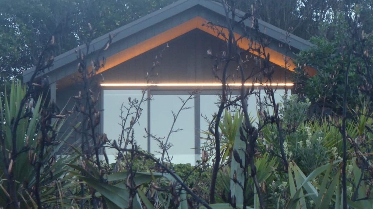 Cape Foulwind Cabin | The Bay House Beachfront Accommodation