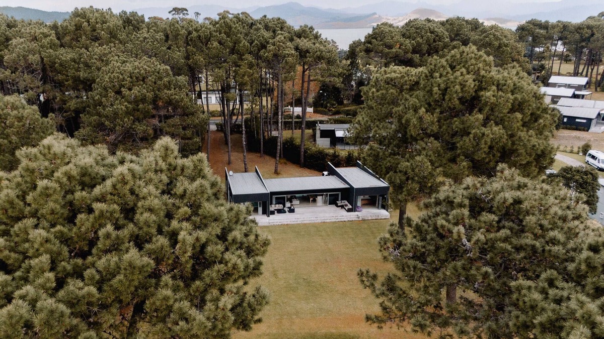 Matarangi House | The Beach House - A wonderful modern beach home with glorious sea views