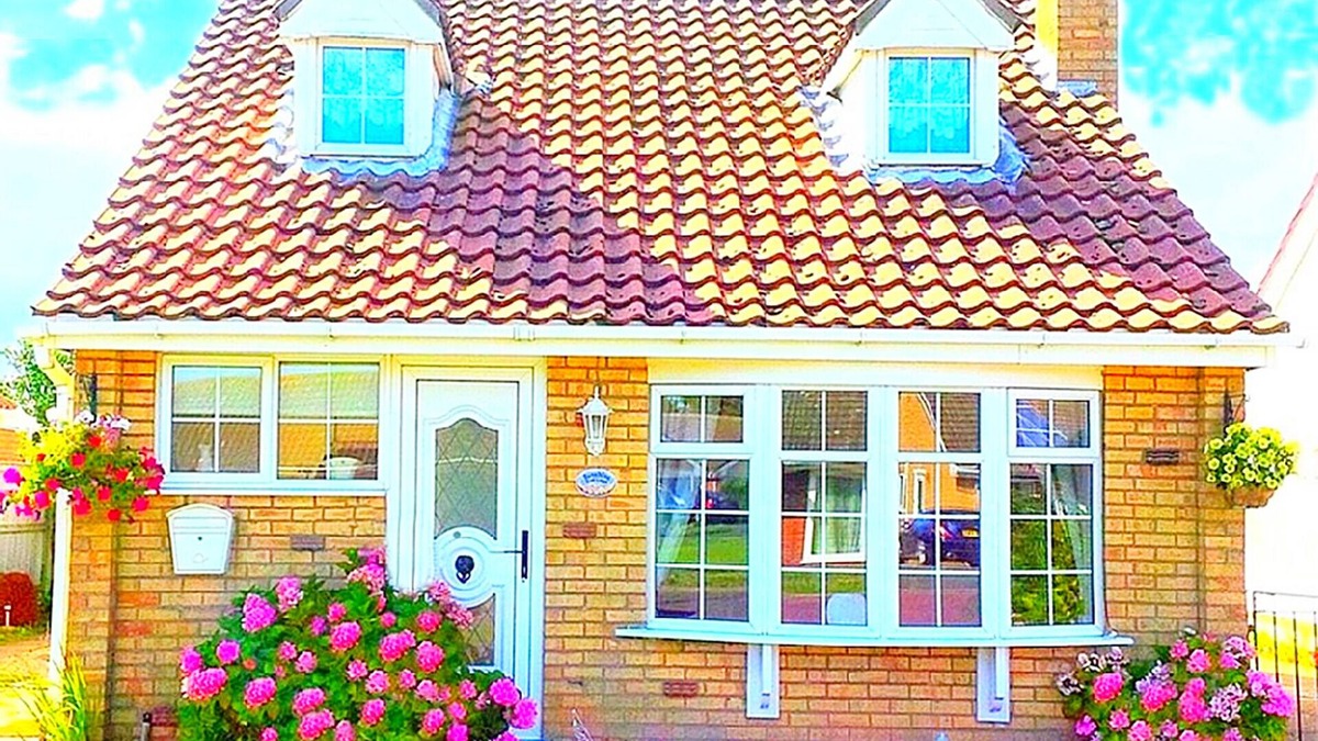 Sutton-on-Sea Cottage | The Beach House! ❤️ Close to Attractions ★ Parking ★ Large Garden ★ Pet Friendly