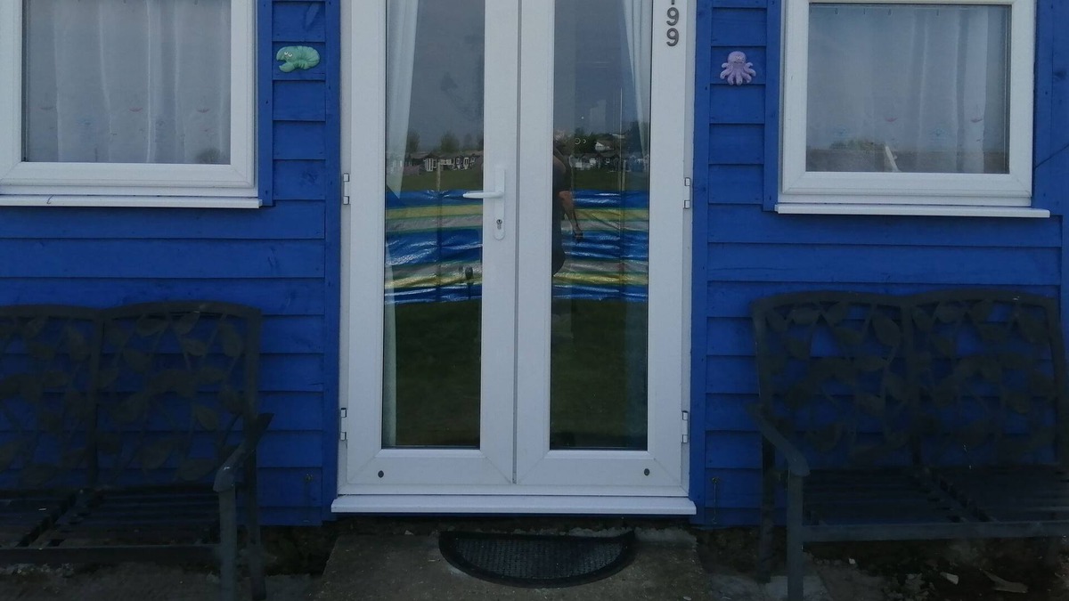 Warden Ski Chalet | The Beach Hut Home from Home in Leysdown on Sea
