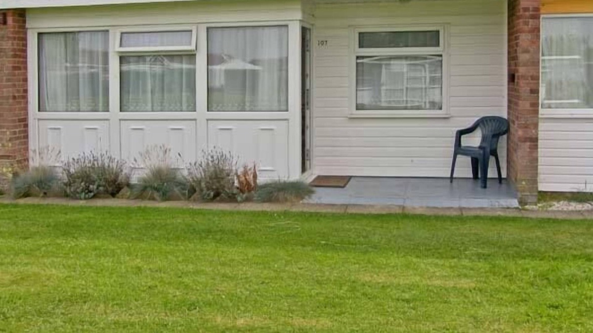 Scratby Cottage | THE BEACH ROAD CHALET PARK, NO. 107, family friendly in Scratby