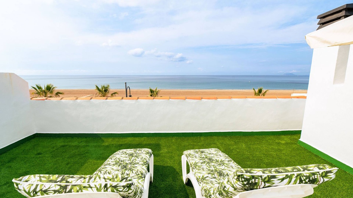 Bolnuevo House | THE BEACH (VILLA MAR) - Fantastic beach front apartment - Free WiFi