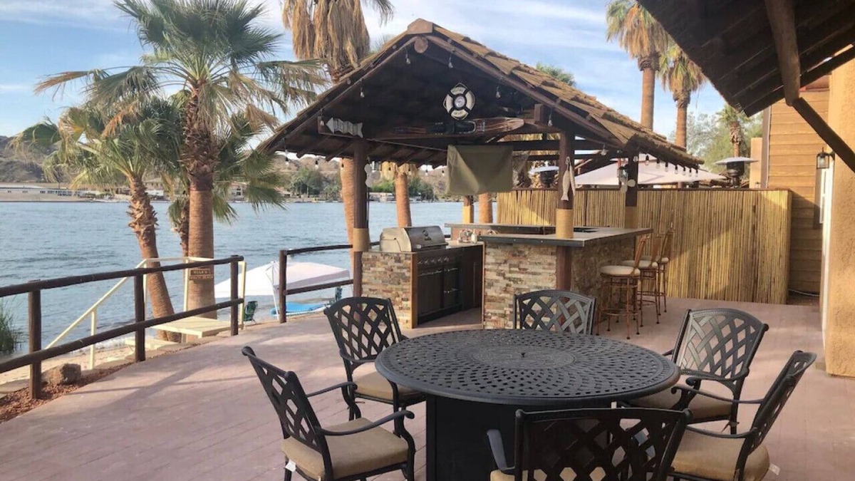 Parker Dam Villa | The Beachfront Villa 13