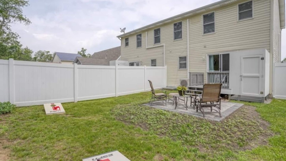 Lewes House | The BeachPlumA Retreat -2BR Home in Lewes, Mins to Beach w/backyard and grill