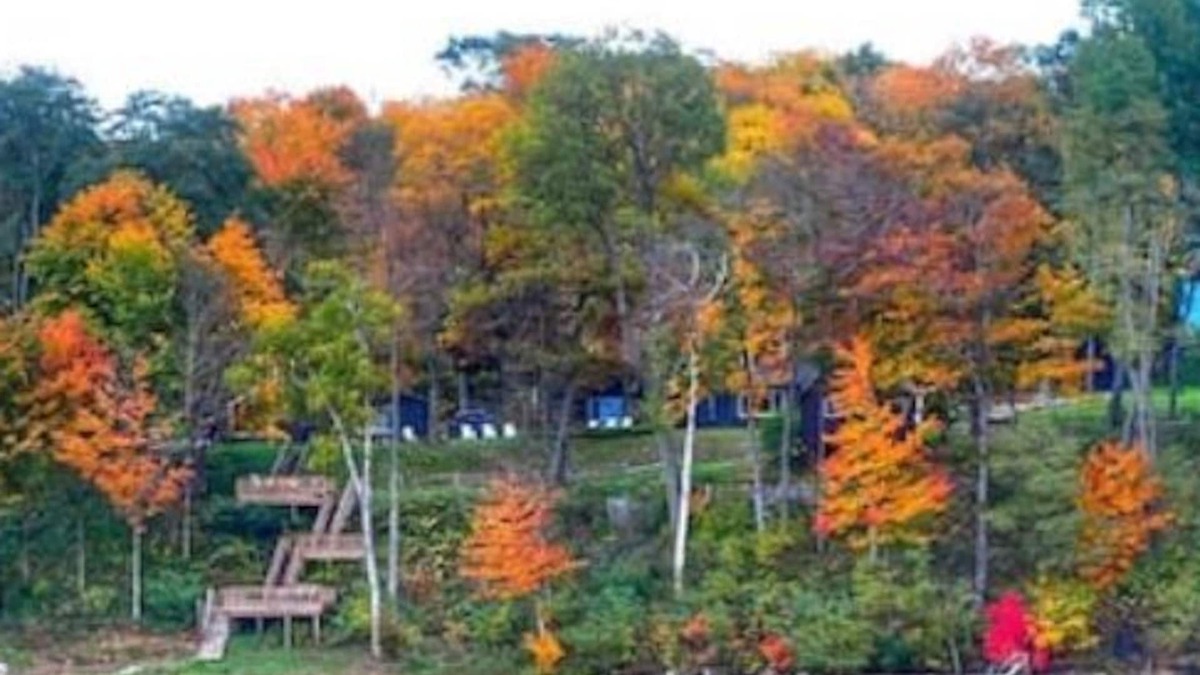 Lake Ann House | The Bears Den- Sleeping Bear Resort in Lake Ann Michigan