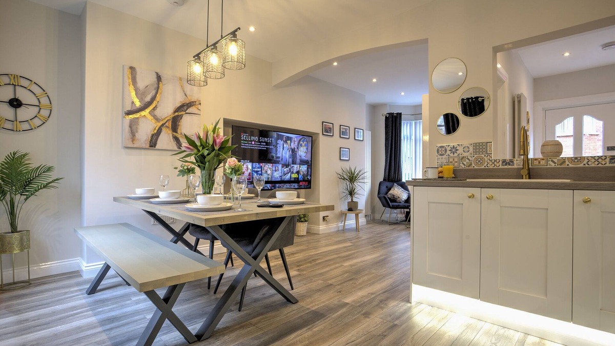 Belfast House | The Belfast Boutique Central Cozy