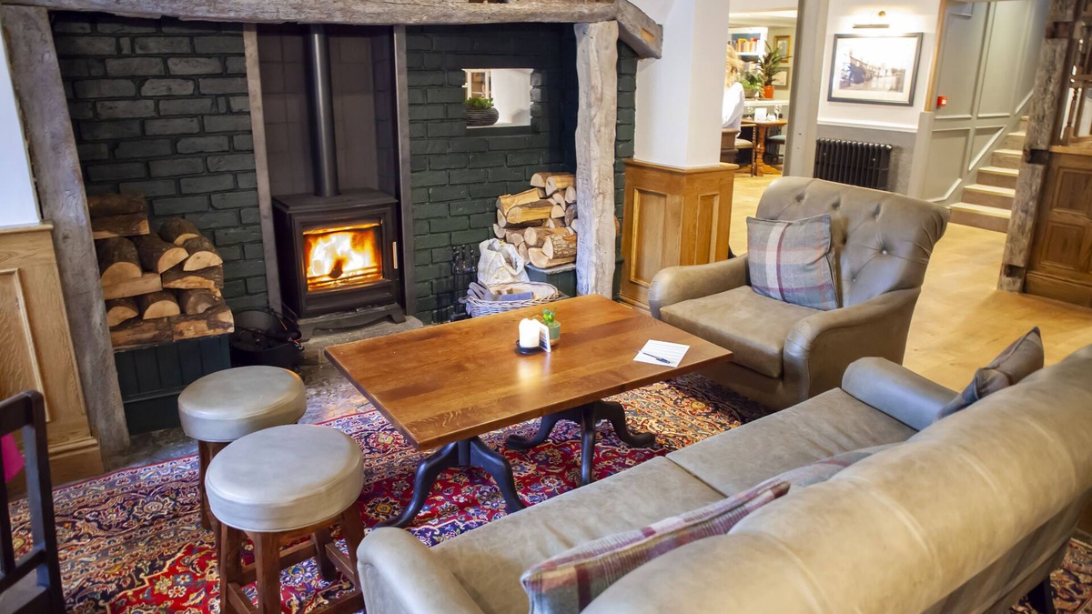 Quedgeley Hotel | The Bell Alderminster