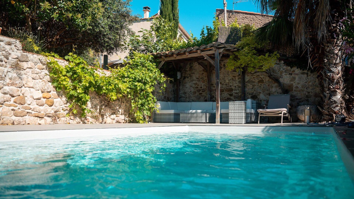 Euzet-les-Bains House | The Belvedere! Village house near Nîmes