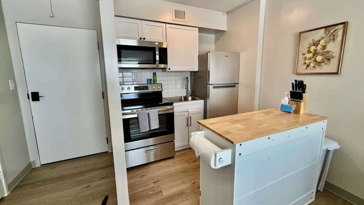 North Central Omaha Apartment | The Benson at Modern Heights