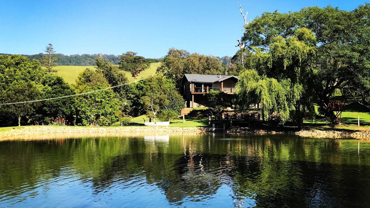 Jaspers Brush House | 'The Berry Lake House' - Private Luxury Estate