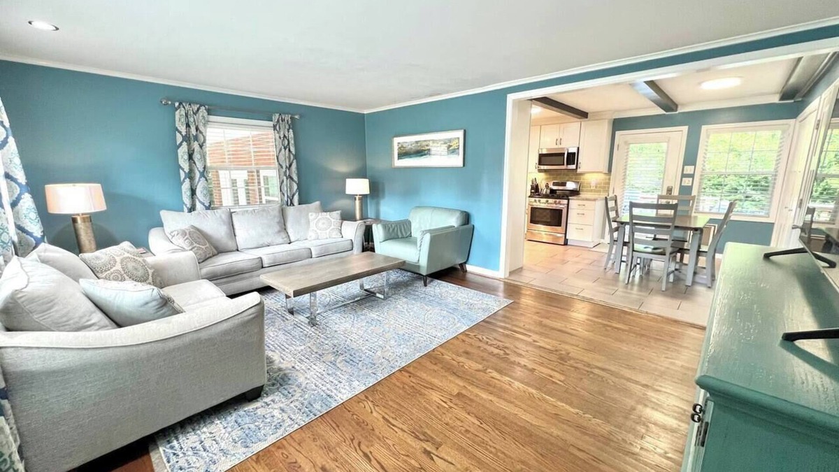 Wilmington House | The Best Family & Friends Hangout & Pet Friendly!