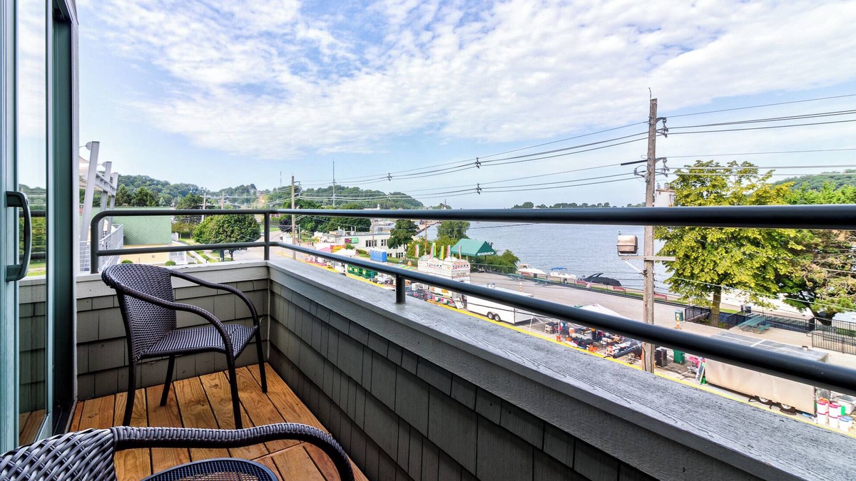 Grand Haven Condo | The Best Views of Grand Haven Channel & Lake Michigan from Brezza Di Lago 11