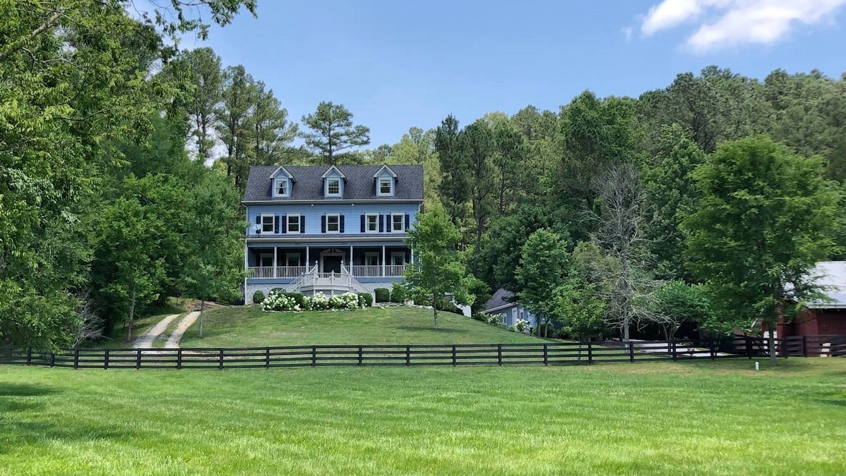 Franklin House | The Big Blue House - 6000sf of Luxury in Leiper's Fork