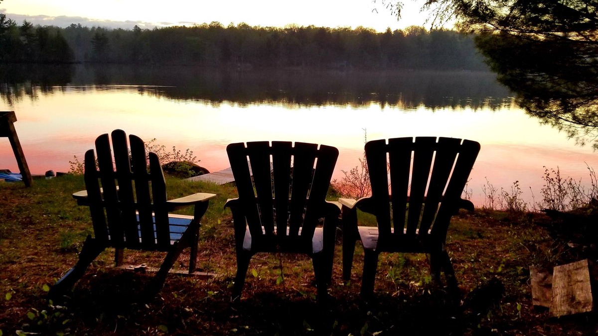 Mount Vernon Cabin | The Birches - Large 3 Bedroom Cottage on Torsey Lake, Mount Vernon ME