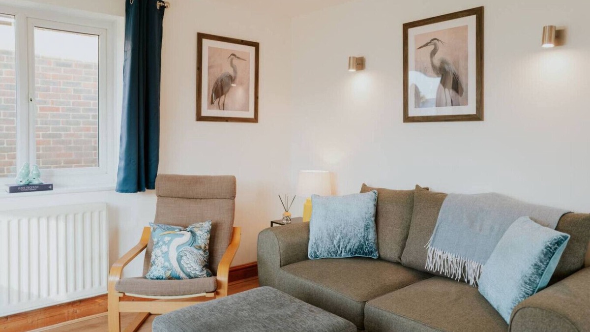 Warden Apartment | The Bird’s Nest – Coastal Retreat & Pet Friendly
