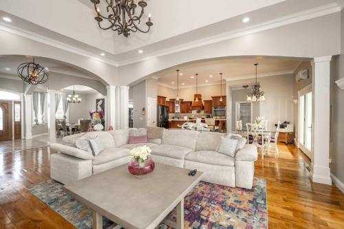 West Chester House | The Bishops Manor Stay for 10