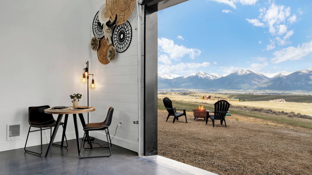Stevensville House | The Bitterroot Bunkhouse