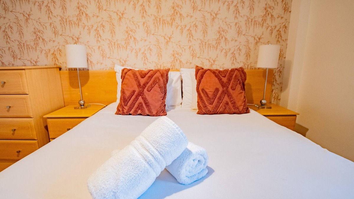 Galway Apartment | The Blackrock Retreat- Salthill - free parking