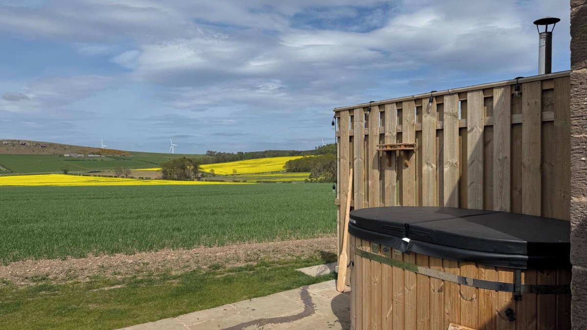 Wooler Cottage | The Blacksmiths Shop Cottage - Sleeps 2 - Hot Tub